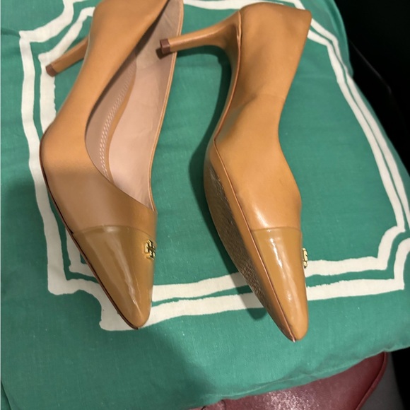 Tory Burch Nude/Tan Leather Stiletto Pumps Size 6 - Picture 16 of 16